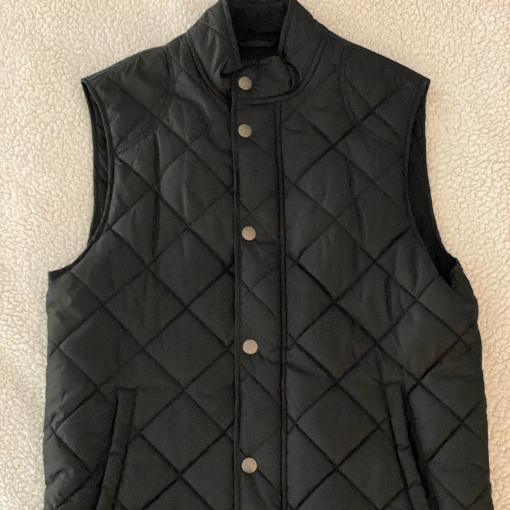 GAP Full zip/button insulated Vest.